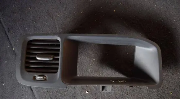 Volvo S60 Dash center air vent grill 1281639