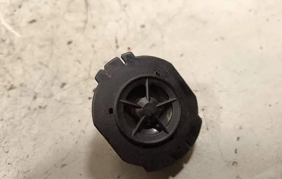 Nissan X-Trail T32 Front door high frequency speaker 
