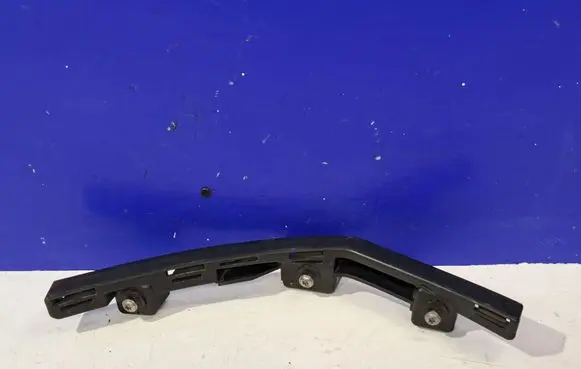 Volvo V40 Rear bumper mounting bracket 31290589