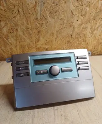 Toyota Corolla Verso AR10 Climate control unit 559000F030