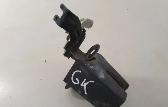 Volkswagen Transporter - Caravelle T5 Rear door lock loop/hook striker 