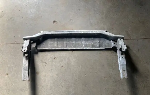 Volvo XC90 Front bumper splitter molding 