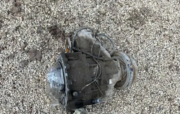 Nissan Patrol Y61 Gearbox transfer box case 33100VB005