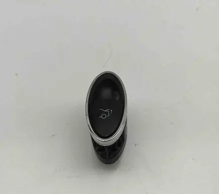 Mercedes-Benz CLS C219 Tailgate/boot open switch button A2118211151