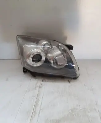 Toyota Avensis T250 Headlight/headlamp 35109