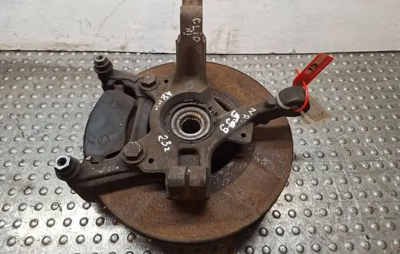Renault Clio III Front wheel hub spindle knuckle S25056599 8200345945