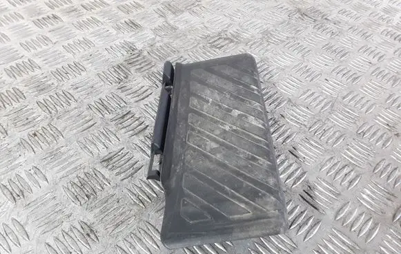 Volkswagen Tiguan Foot rest pad/dead pedal 5Q1864777