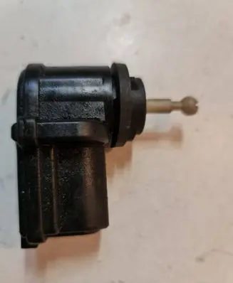 Volkswagen Golf IV Headlight level adjustment motor 1J0941295B