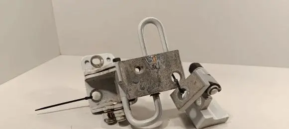 Rear door hinge set