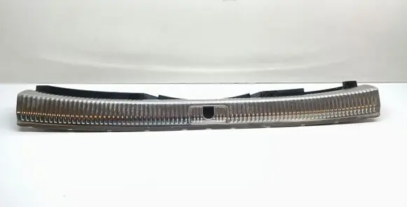 Trunk/boot sill cover protection