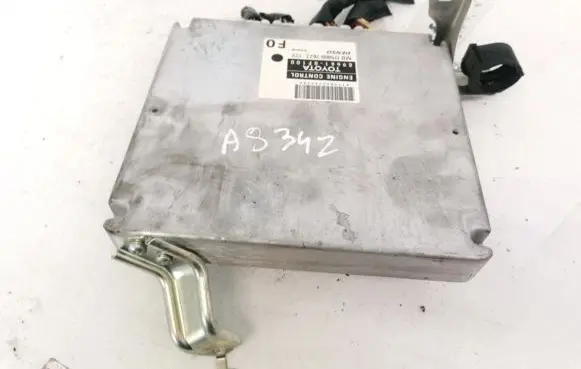 Toyota Corolla Verso AR10 Engine control unit/module 896610F100 89661-0F100