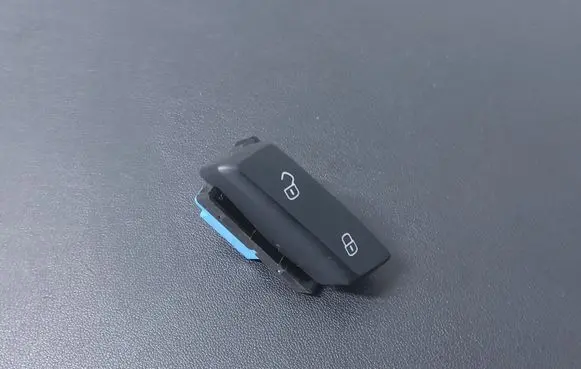 Volkswagen PASSAT B7 USA Central locking switch button 561962136