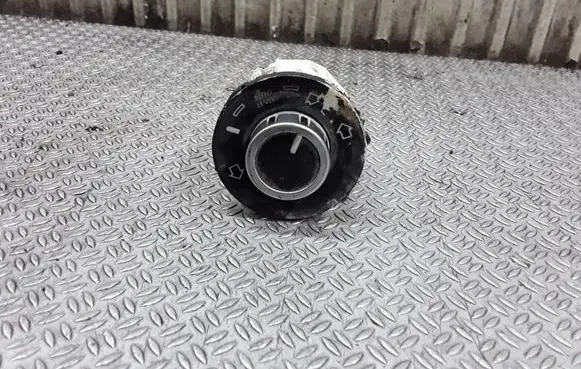 Volkswagen Touareg I Suspension ride height/mode switch 7L6927135D