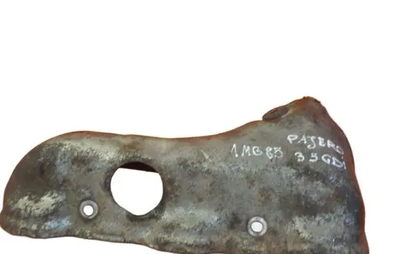 Mitsubishi Pajero Heat shield in engine bay 1MB85
