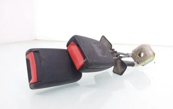 Volkswagen PASSAT B5 Middle seatbelt buckle (rear) 3B0857739A