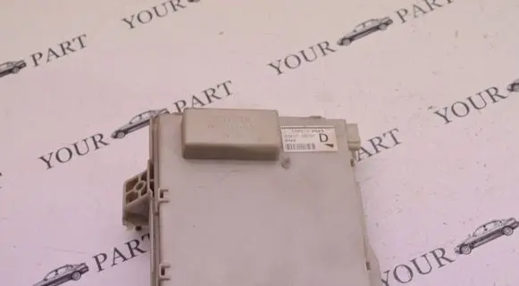 Lexus GS 300 350 430 450H Fuse module 8267030230