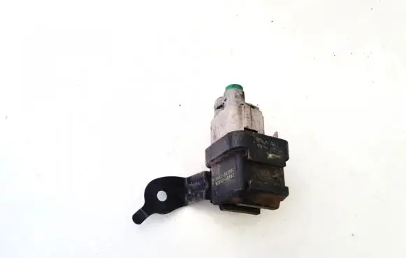 Lexus IS 220D-250-350 Glow plug pre-heat relay 2861067010 156700-0671