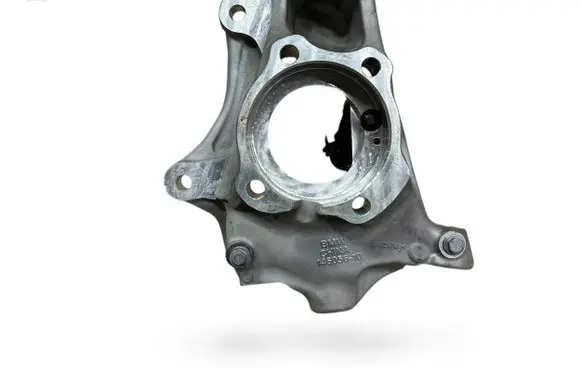 BMW 2 G42 Front wheel hub spindle knuckle 6893966 31206893966 6897100