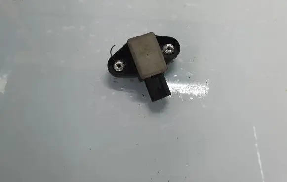 Volkswagen PASSAT B7 Airbag deployment crash/impact sensor 43110303 301124159K