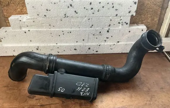 Intercooler hose/pipe