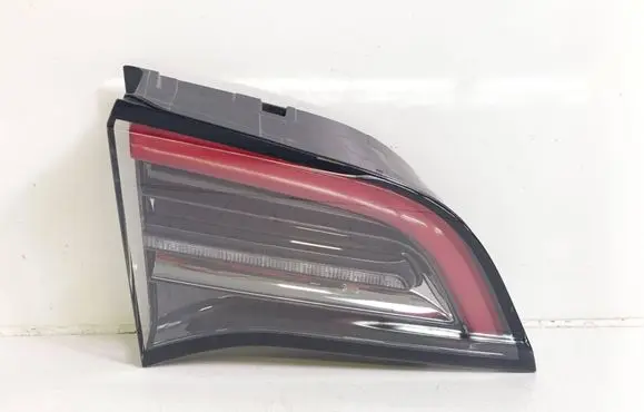 Tailgate rear/tail lights