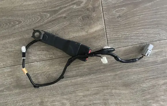 Lexus UX Front seatbelt buckle