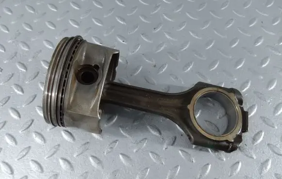 Mercedes-Benz E W211 Piston A1130300020 A1130300317 A1130303117