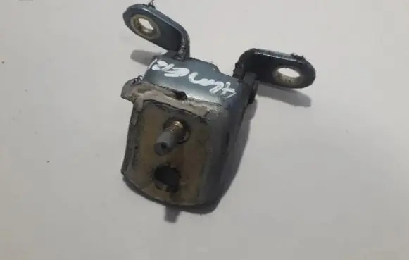 Nissan Almera Rear door lower hinge