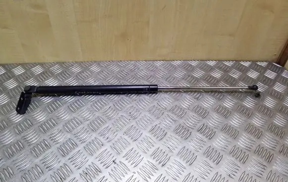 Subaru Forester SF Tailgate/trunk strut/damper