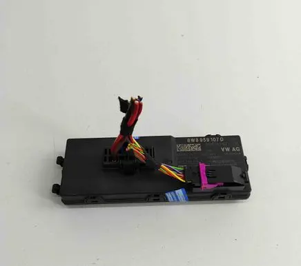 Audi A5 Tailgate/trunk control unit/module 8W8959107 A2C74487810
