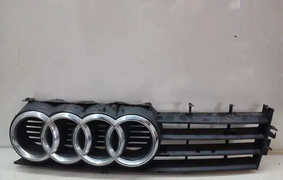 Audi A3 S3 A3 Sportback 8P Front bumper upper radiator grill