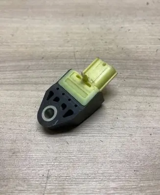 Toyota RAV 4 (XA30) Airbag deployment crash/impact sensor 8983133020