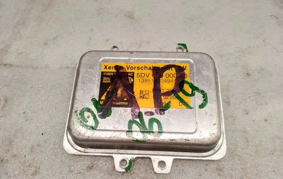 BMW 5 E60 E61 Headlight ballast module Xenon 5DV00900000