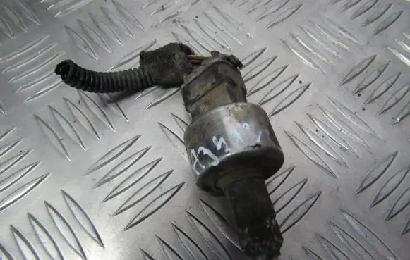 Opel Vectra B Air conditioning (A/C) pressure sensor 90506752 280447