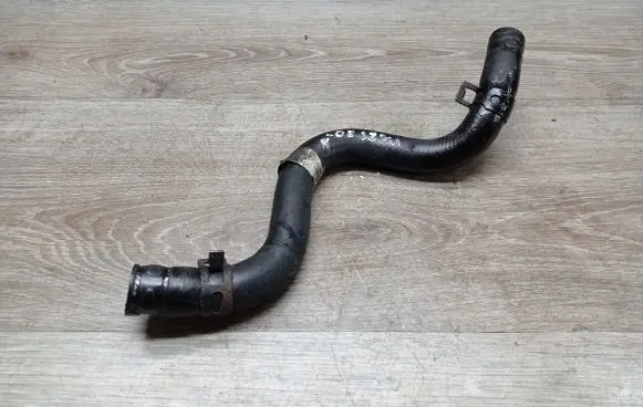 Volvo S80 Engine coolant pipe/hose