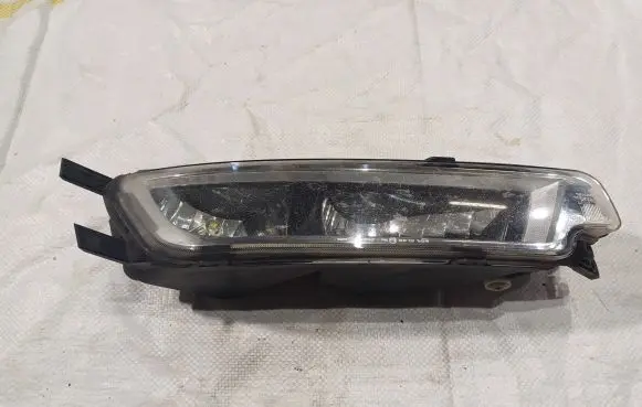 Volkswagen PASSAT B8 Front fog light 3G0941661E 0118390100020439 1NA01183901