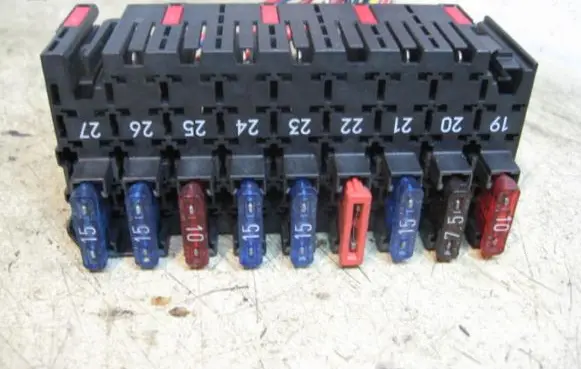 Mercedes-Benz C W202 Fuse module 0015459401