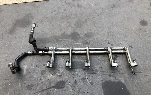Volkswagen Phaeton Fuel main line pipe 07Z133317K