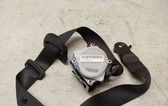 BMW X6 E71 Front seatbelt 305537599001AG 0713F4P2C1