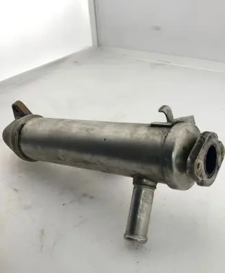 Ford Mondeo Mk III EGR valve cooler 2S709F464AA