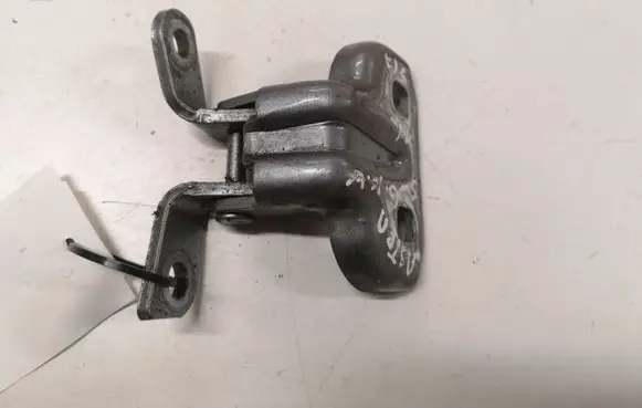 Opel Astra J Rear door upper hinge