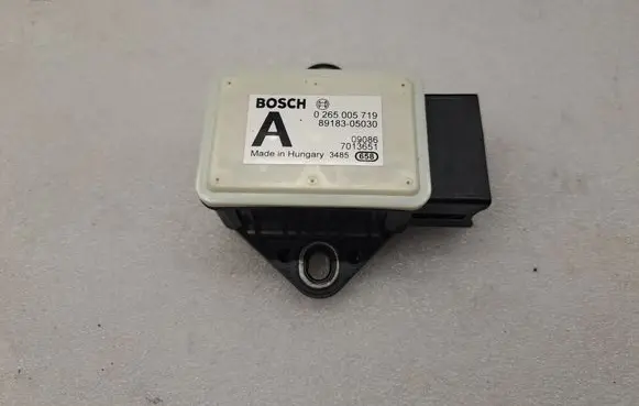 Toyota Avensis T270 ESP acceleration yaw rate sensor 0265005719 8918305030