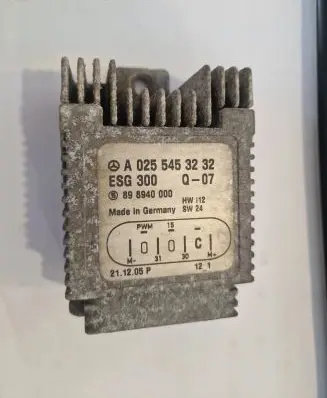 Mercedes-Benz A W168 Coolant fan relay A0255453232