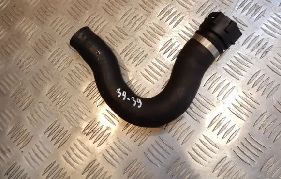 Coolant pipe/hose
