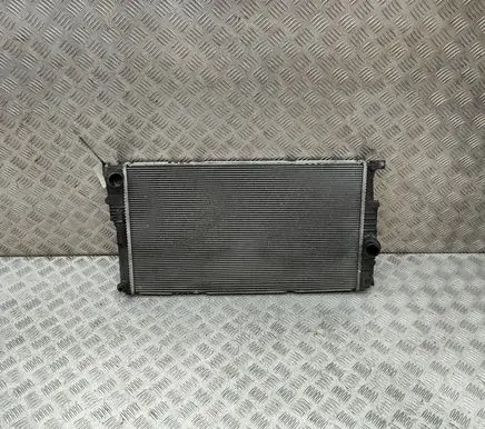 BMW 4 F32 F33 Coolant radiator 7600523