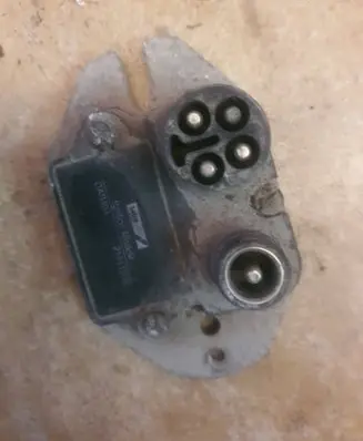 Mercedes-Benz E W210 Ignition amplifier control unit 21411906 DAB404