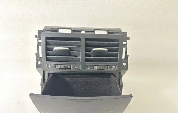 Volkswagen Touareg I Rear air vent grill 7L6819203D SR0484704 9096809