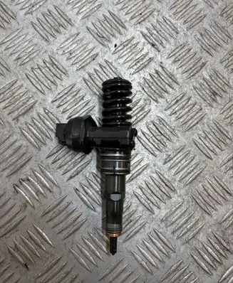 Seat Alhambra (Mk1) Fuel injector 038130073AC