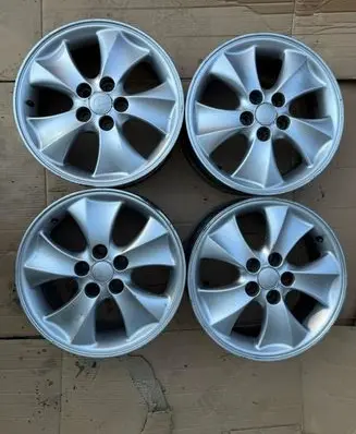 Toyota Avensis T250 R15 alloy rim 