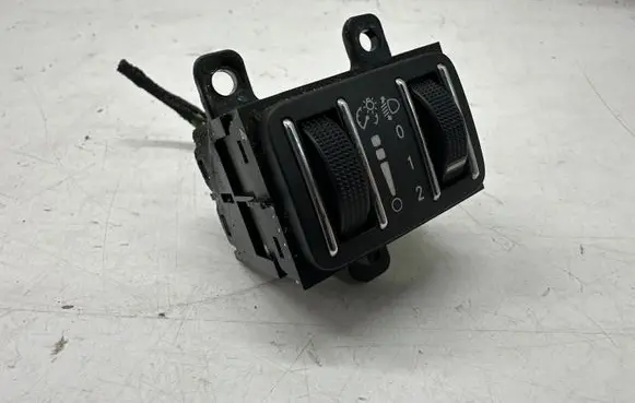 Maserati Ghibli Headlight level height control switch 670019921